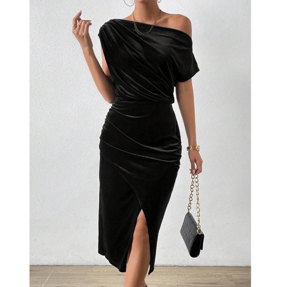 Luxe Velvet One Shoulder Ruched Party Evening Dress - Picture 1 of 8